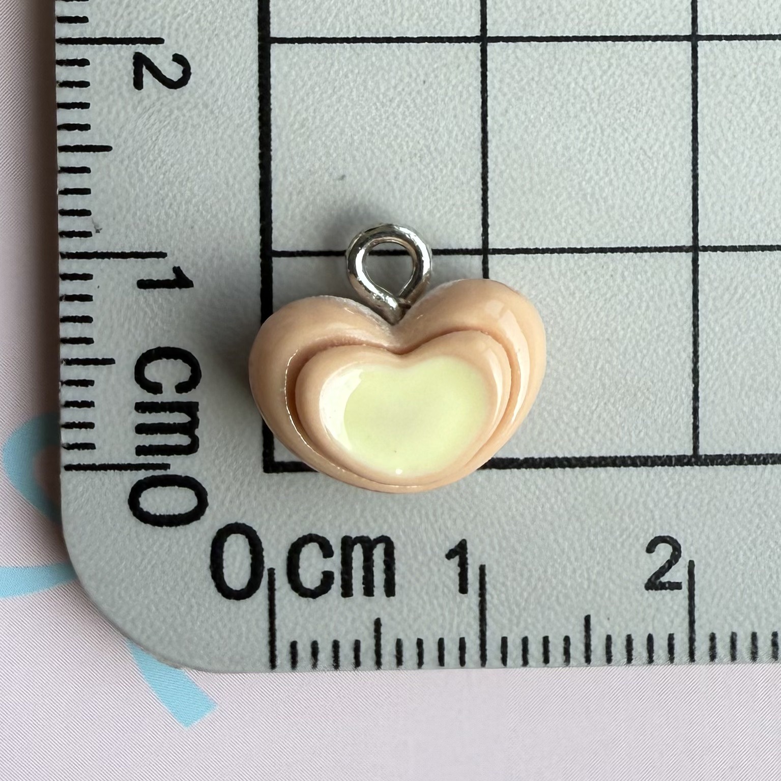 4g Weight Pendant Jewelry Making Type 11 * 13mm Jewelry Making Size DIY Ornament Accessories Classification 1 Piece Quantity Resin Material Heart Shape Pattern All Seasons Season Polished Finish Sweet Style 1 Piece 11 * 13mm Resin Heart Shape Polished Pendant DIY Ornament Accessories 无
