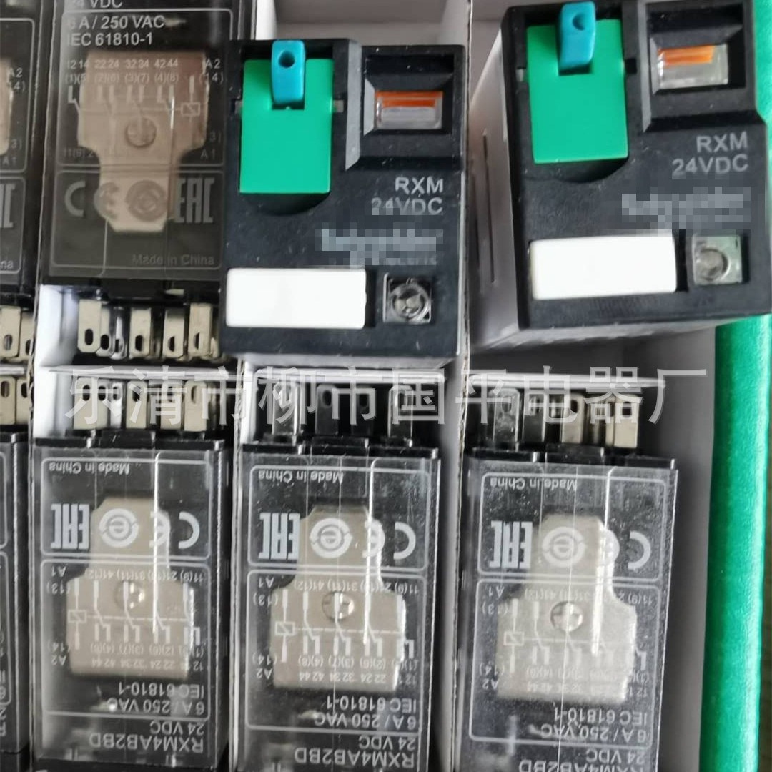 全新现货销售RXM2LB2BD 小型继电器 8脚6A 带指示灯2开2闭