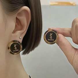 2025新款百搭圆形字母耳环女复古新潮气质耳轻奢质感