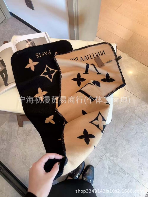 韩国东大门围巾空调披肩两用女秋冬季厚保暖双面披风百搭软糯围脖|undefined