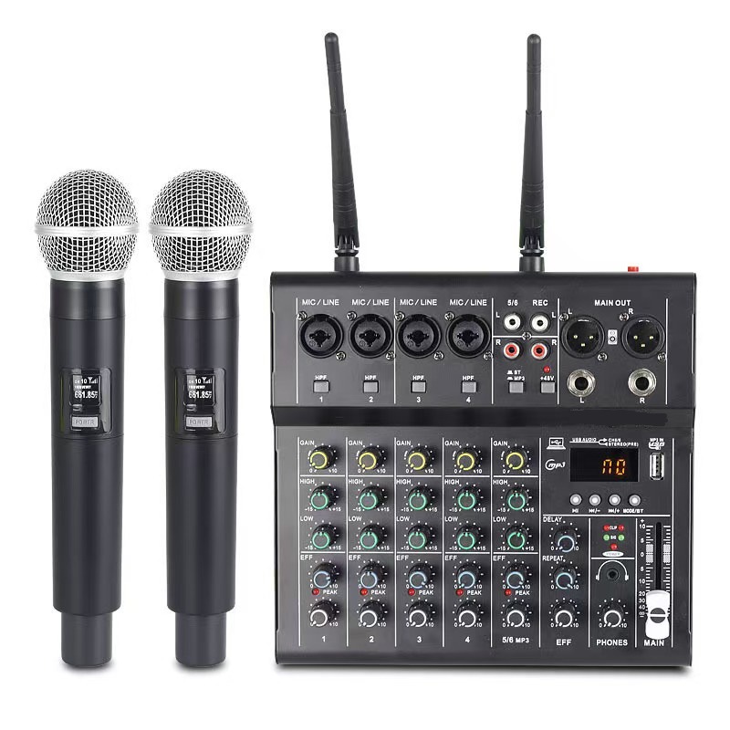 Transfronterizo de cuatro vías pequeña mezcladora con micrófono computadora móvil AudioMixer micrófono recargable de transmisión en vivo