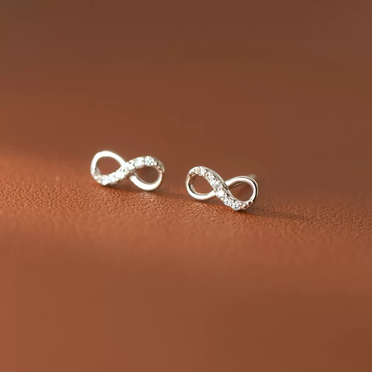 纳兰 s925银韩版简约镶钻8字耳钉小巧气质小清新女耳饰品M02426