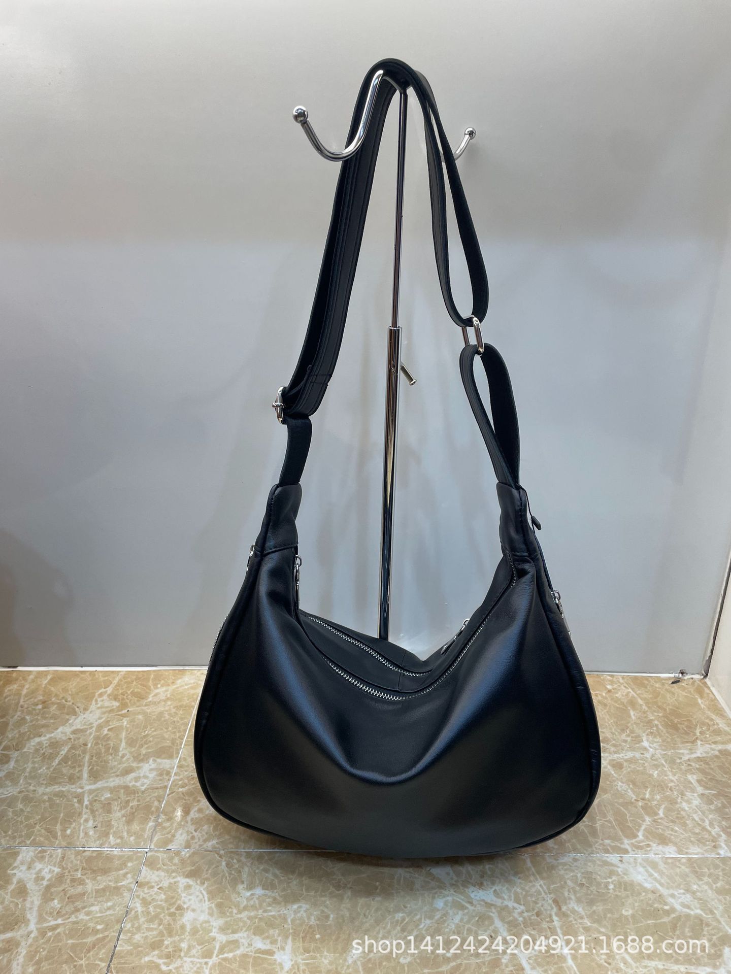 Nuevo bolso retro europeo y americano de cuero de hombro único bolso de mujer de tendencia transfronteriza bolso de hombro cruzado bolso de cuero de vaca de moda de gran capacidad