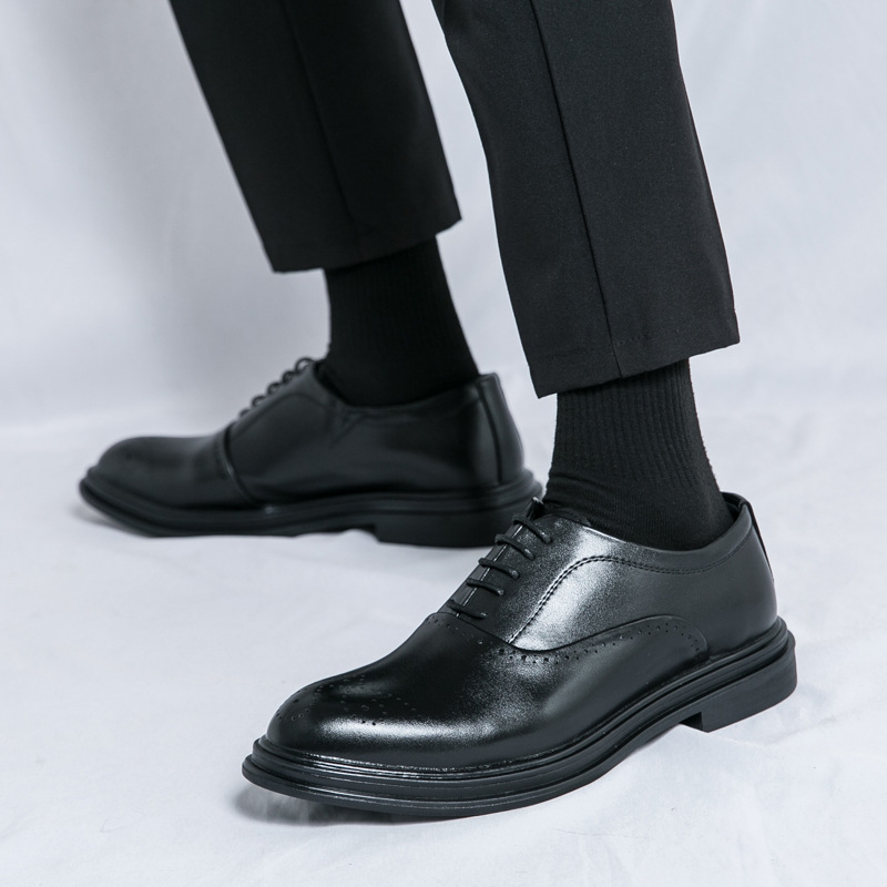 Otoño nuevos zapatos de cuero Brock transpirables para hombres, ropa formal de negocios para hombres, estilo coreano, zapatos de boda para jóvenes con punta puntiaguda