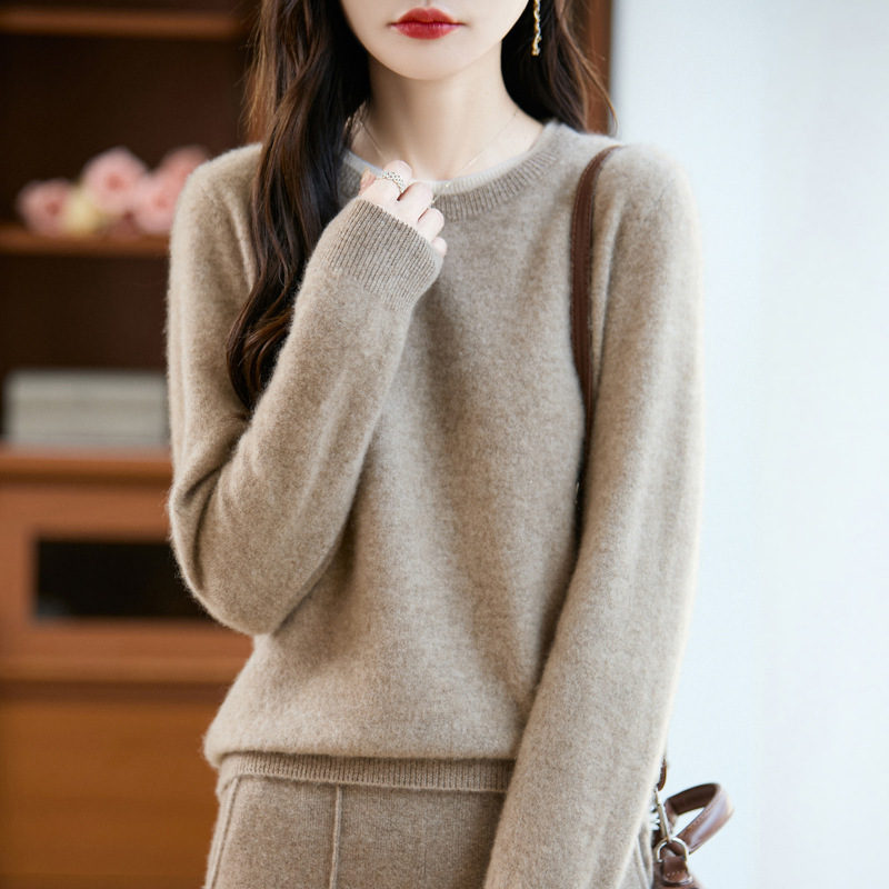 100% Pure Wool 2025 New Autumn and Winter Women's Loose Round Neck Contrasting Color Short Pullover Top Bottoming Knitwear 100% Pure Wool 2025 New Autumn and Winter Women's Loose Round Neck Contrasting Color Short Pullover Top Bottoming Knitwear
