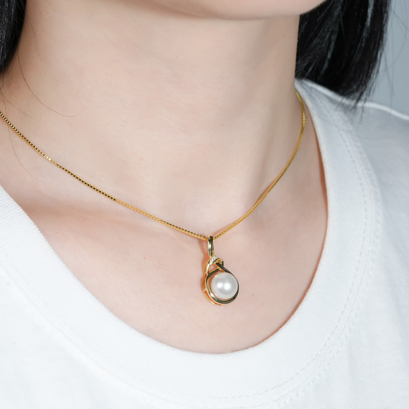 Elegant S925 Sterling Silver Pendant Necklace with 9mm Pearl and Moissanite - Ideal Mother's Day Gift for Stylish Women