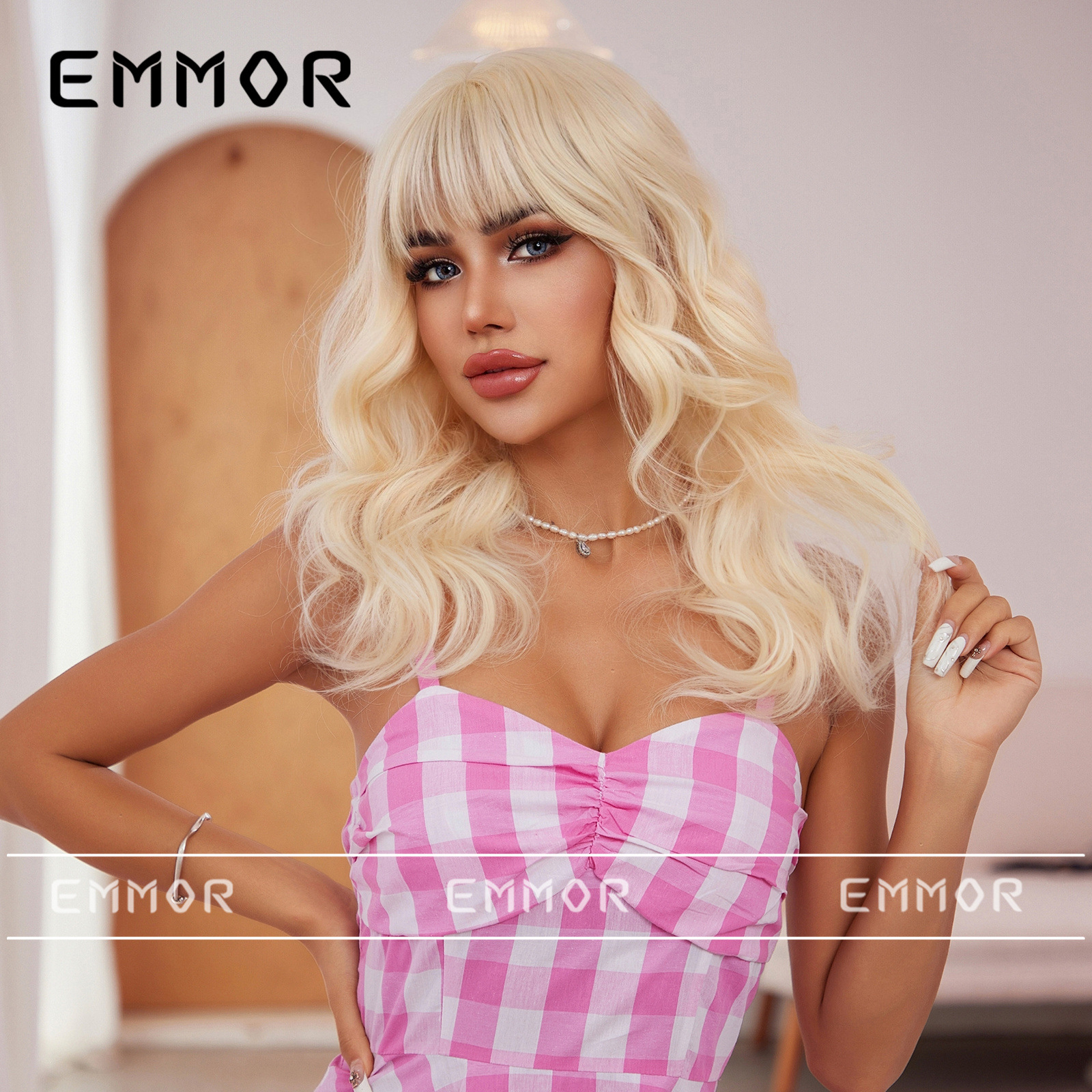 Peluca femenina flequillo recto largo pelo rizado rollo de onda Lolita reducción de la edad Fashion Net rojo cos anime blanco cremoso sombrerería