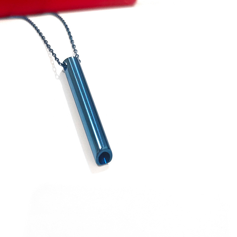 Transfronterizo de venta caliente de acero inoxidable de vacío plateado silbato collar de meditación de alivio de la meditación de meditación tridimensional ajuste de respiración colgante