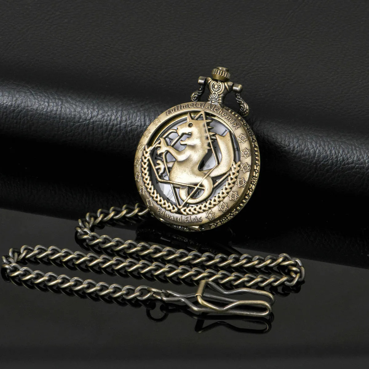 컷 아웃 브론즈