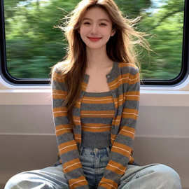 韩系橘色条纹叠穿针织开衫女早春季设计感毛衣外套外搭两件式上衣