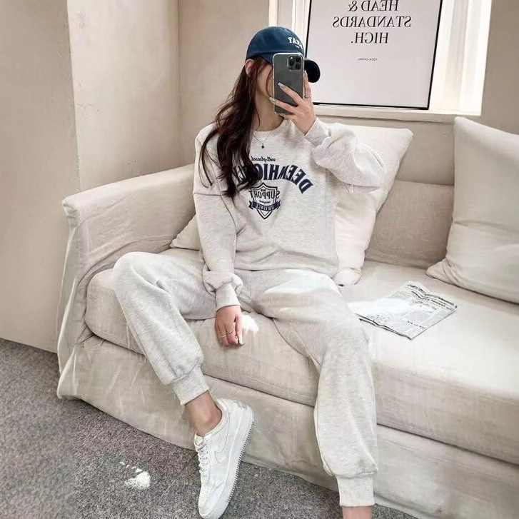 2026 Early Autumn New Korean Sports Casual Suit for Women, Fashionable and Stylish Slim-Fit Sweatshirt and Wide-Leg Pants Two-Piece Set