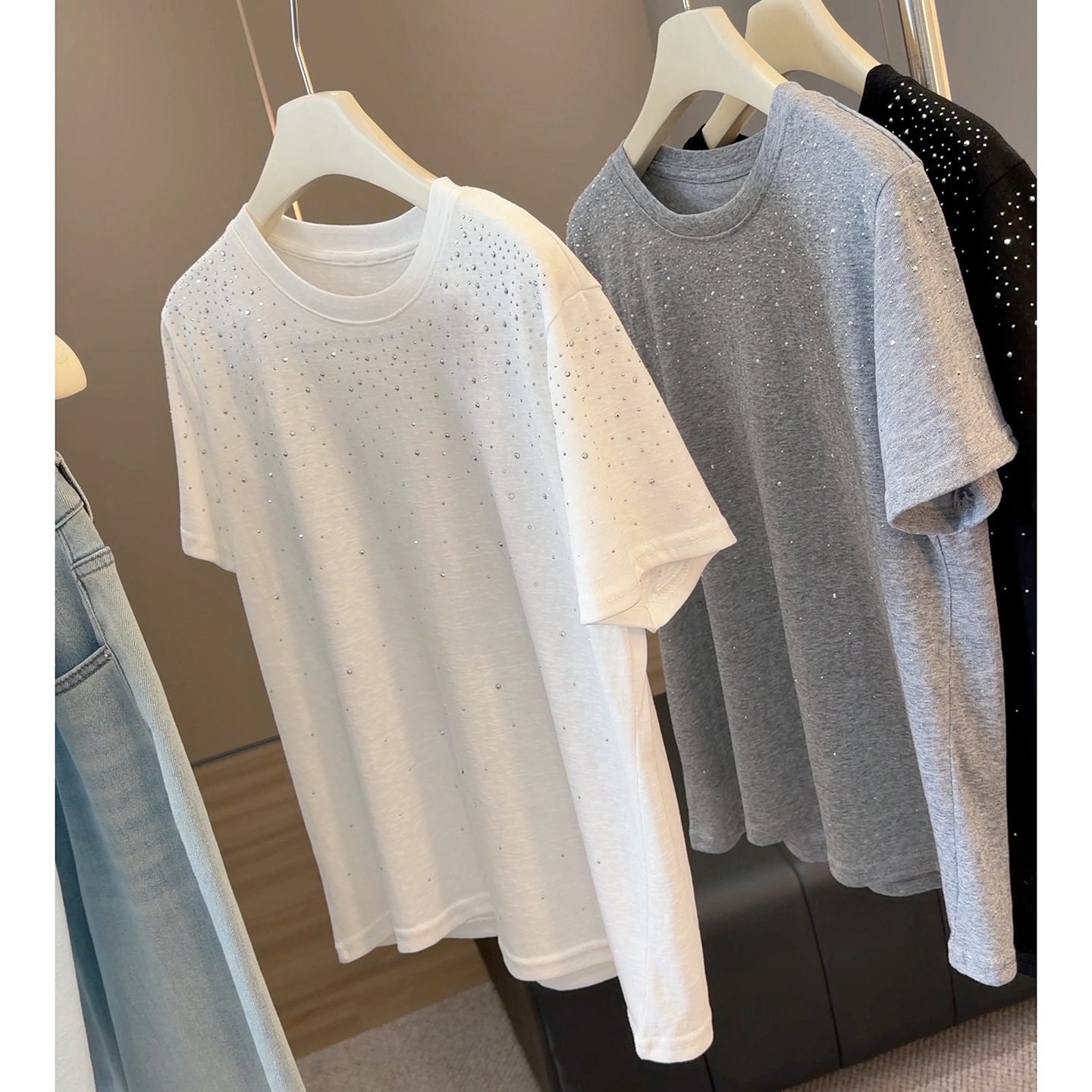 Women's Heavy Duty Rhinestone Round Neck Short Sleeve T-Shirt Loose Fit Slimming Summer Fashion Top Unique Style Versatile_ecoleips.com