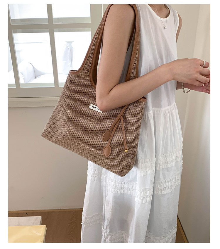 2025 Casual Commuter Tote bag, women's niche striped simple and fashionable hand-held shoulder bag, large-capacity underarm bag undefined