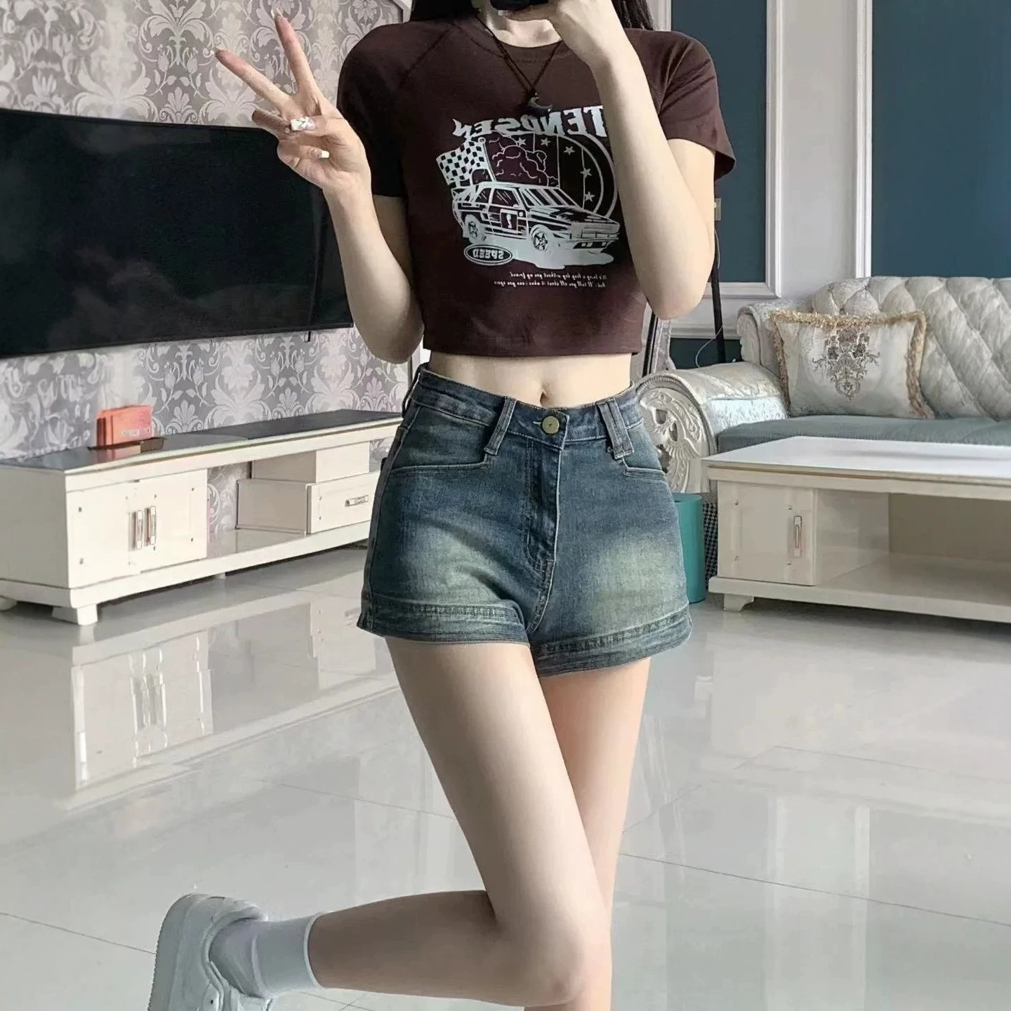 2026年ins潮设计感小众复古百搭显瘦a字牛仔短裤子女辣妹提臀热裤
