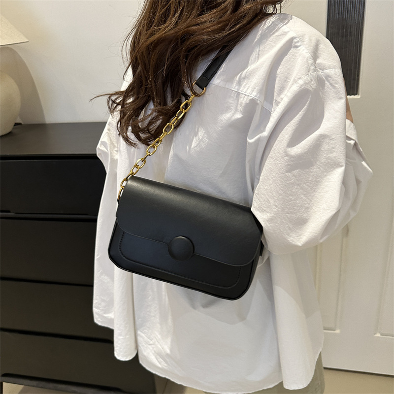 Bolsos de textura simple mujeres 2024 nueva moda cadena mochila bolso de hombro simple bolso cuadrado pequeño bolso de nicho
