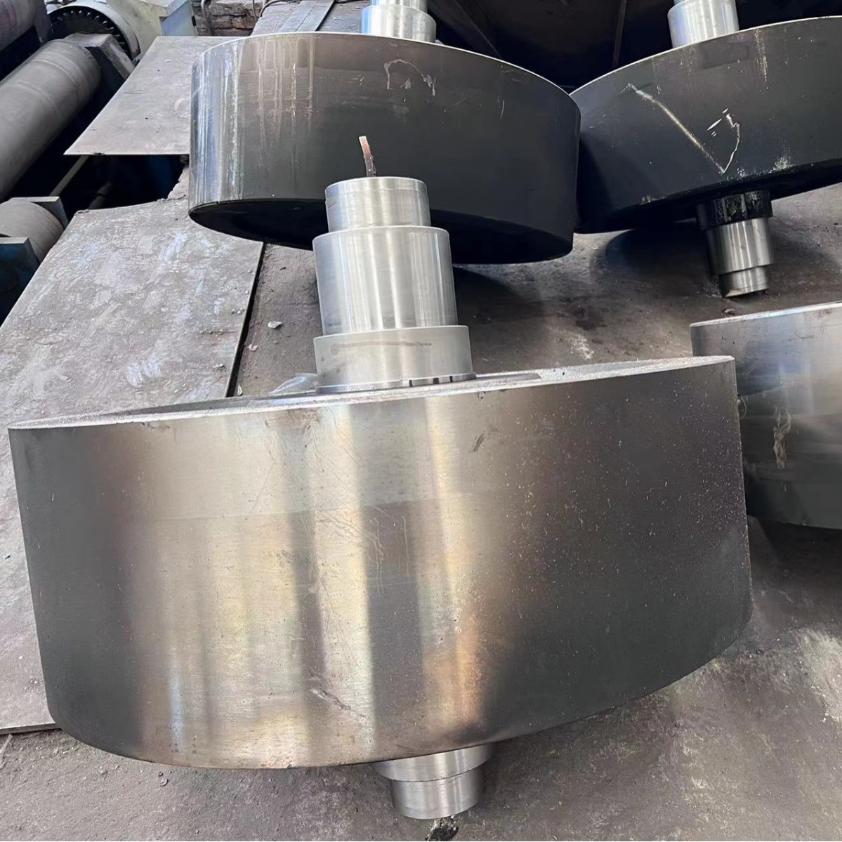 大型机械配件造粒机厂家直销托轮回转窑托轮轴配件烧结炉齿轮