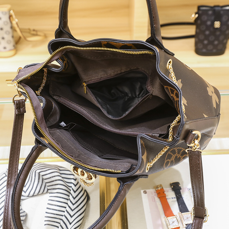 2023 New Hot Selling Love Sunday Women's Bag Fashion Versatile Child Mother Bag Portable Women's Bag Large Capacity_voghion.com