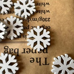 Wooden Snowflake Decorative Christmas Ornament, Wooden Cartoon Craft, DIY Ornament Creative Set of 100 Pieces