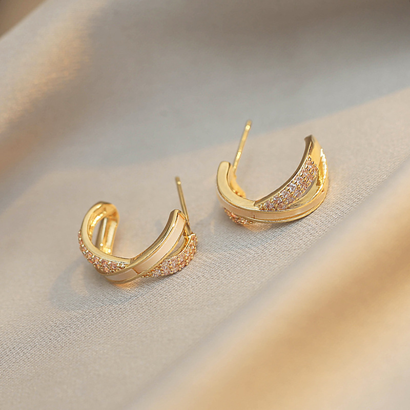 Geometric C- Type Gold-plated Stud Earring display picture 2