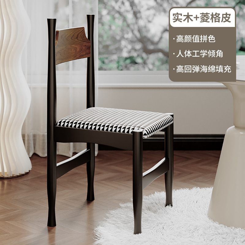 Silla de comedor de bolsa suave de madera maciza medieval francesa 2024 silla de nuevo estilo silla de tocador retro restaurante casual silla de respaldo para el hogar