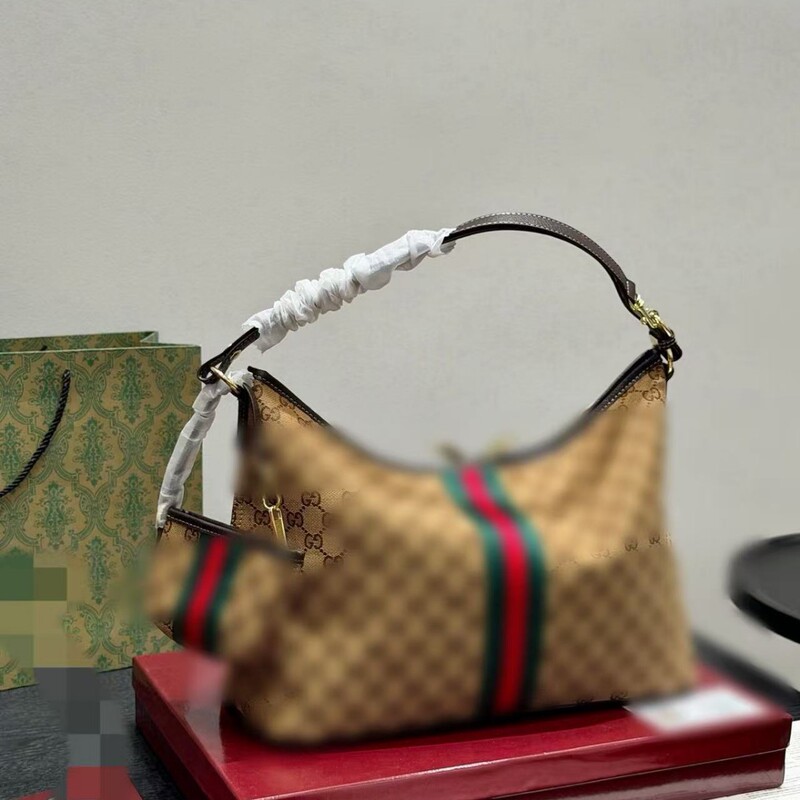 Gucci Essence Hobo Handbag, Large Underarm Tote Bag, Classic Canvas, Large Capacity for More Convenient Storage Gucci Essence Hobo Handbag, Large Underarm Tote Bag, Classic Canvas, Large Capacity for More Convenient Storage