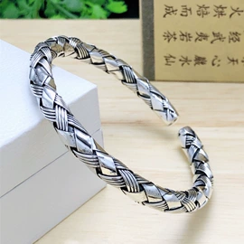 手镯;手链;吊坠