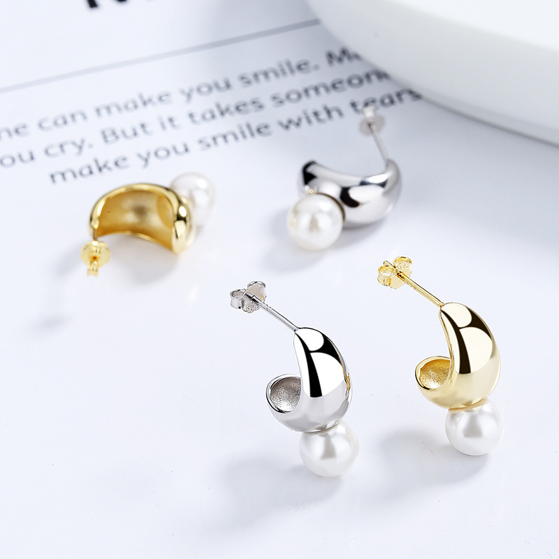 Fashionable retro elegant geometric small design earrings from pearl
