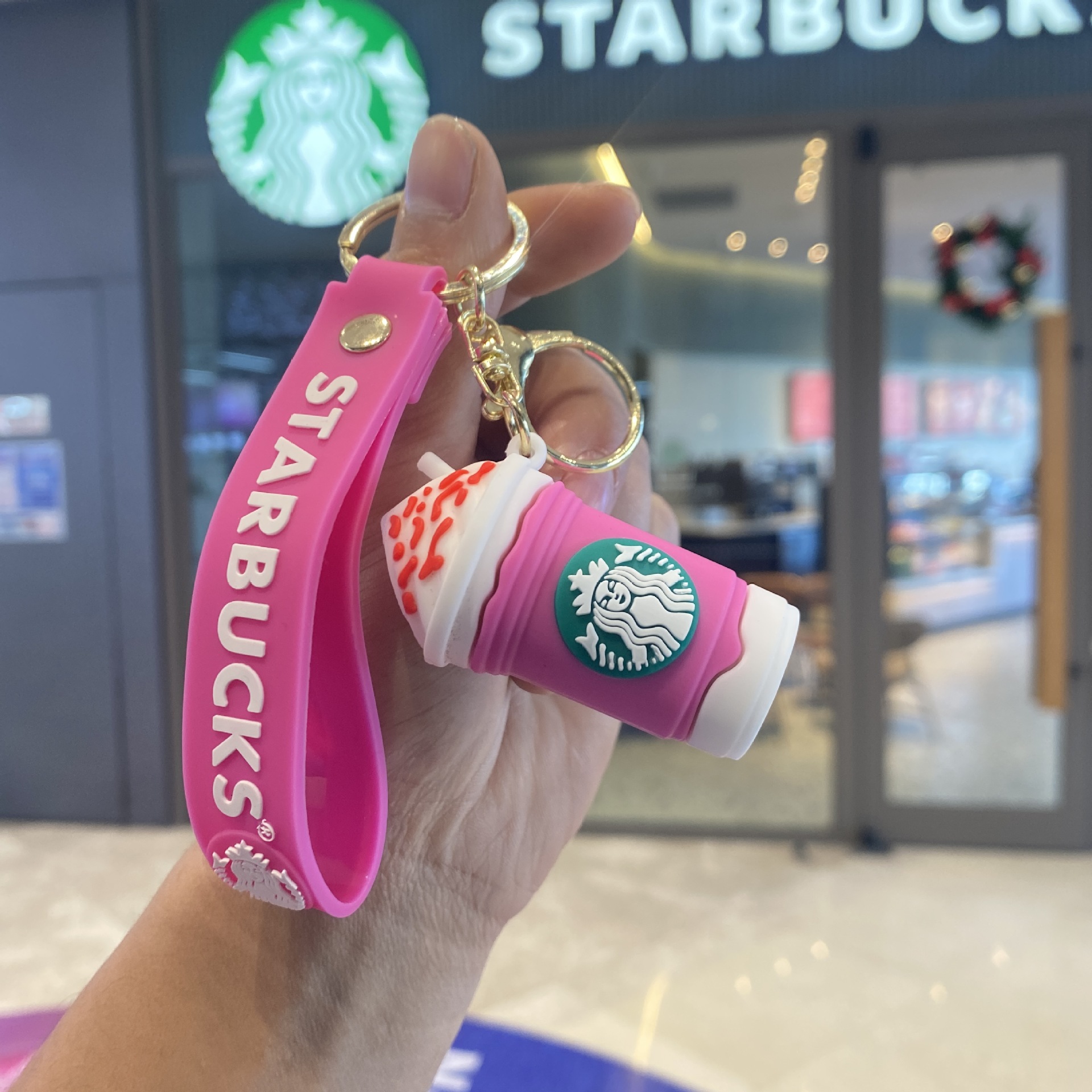 Cruz-frontera Starbucks leche taza llavero muñeca máquina pequeña bolsa de regalo accesorios regalo de Año Nuevo al por mayor