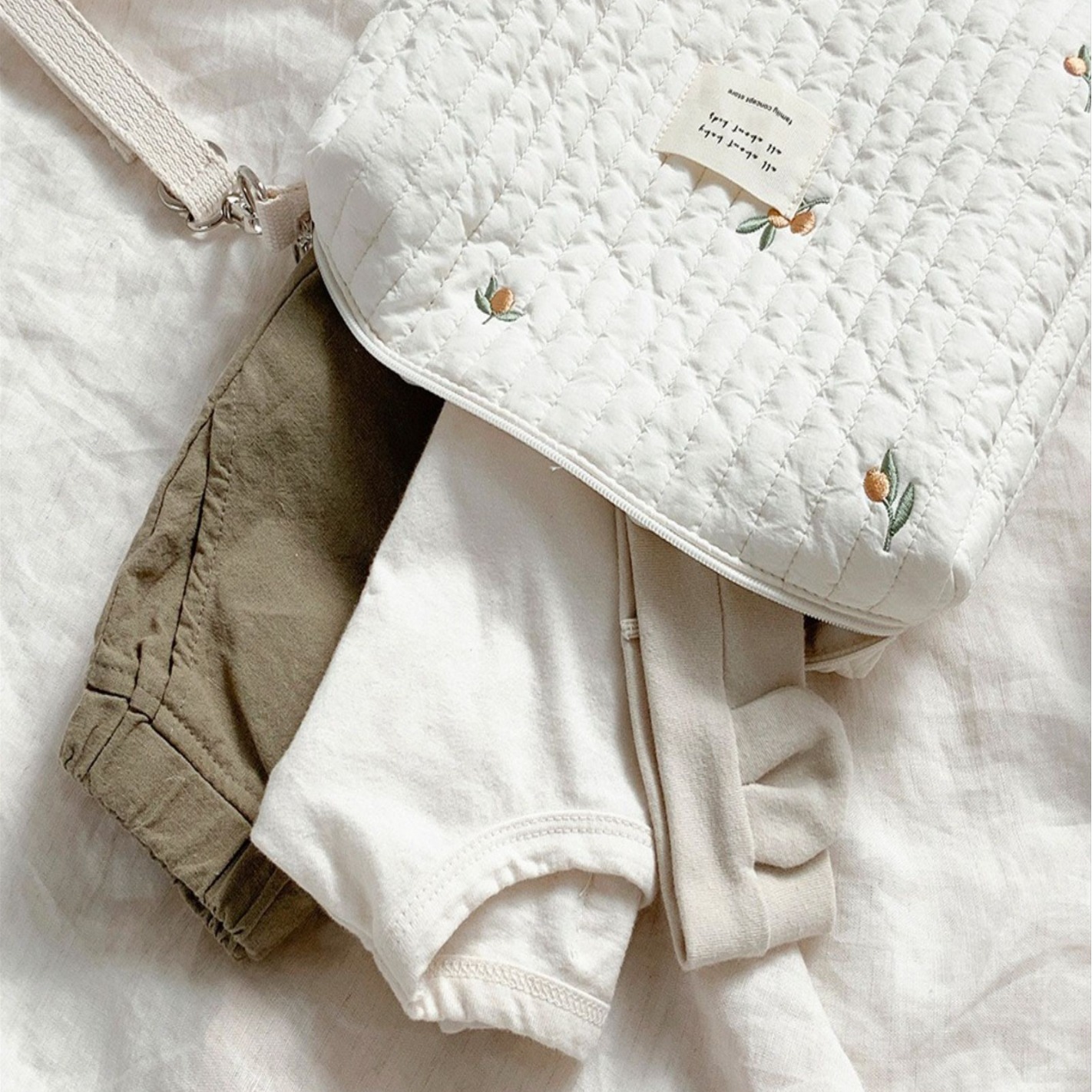 Korean embroidered zipper multifunctional bear mommy bag baby stroller hanging bag diaper bag cotton clutch bag