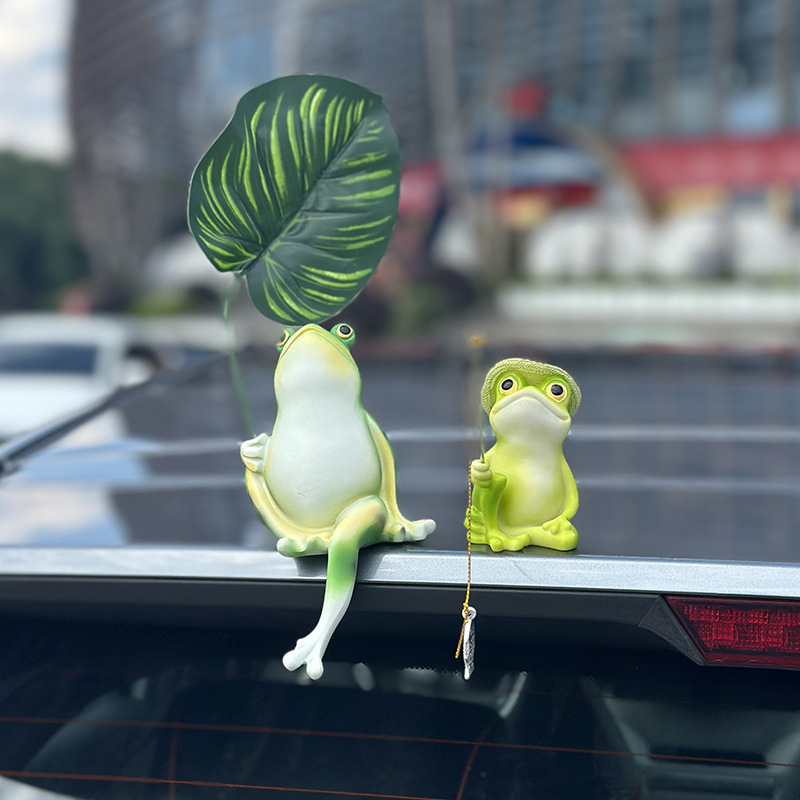 車載かわいいカジュアルな座り姿勢のカエル傘を支えるカエル釣りクリエイティブ人形車のテールセンターコンソール装飾品|undefined