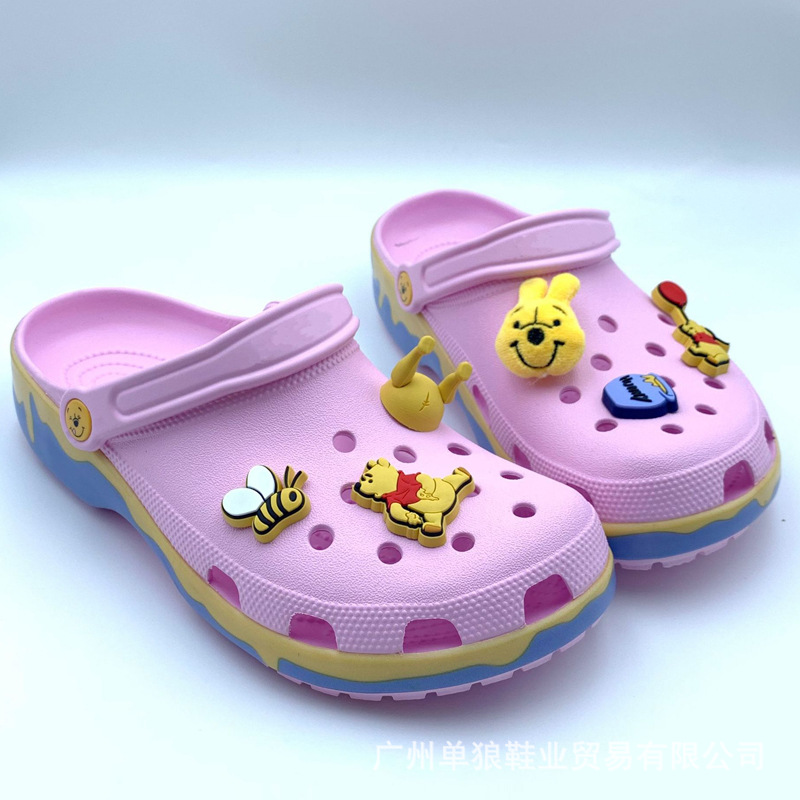 Verano nuevo agujero zapatos de dibujos animados Winnie el Pooh hombre y mujer ocio transpirable sandálias de playa suaves zapatillas fábrica al por mayor