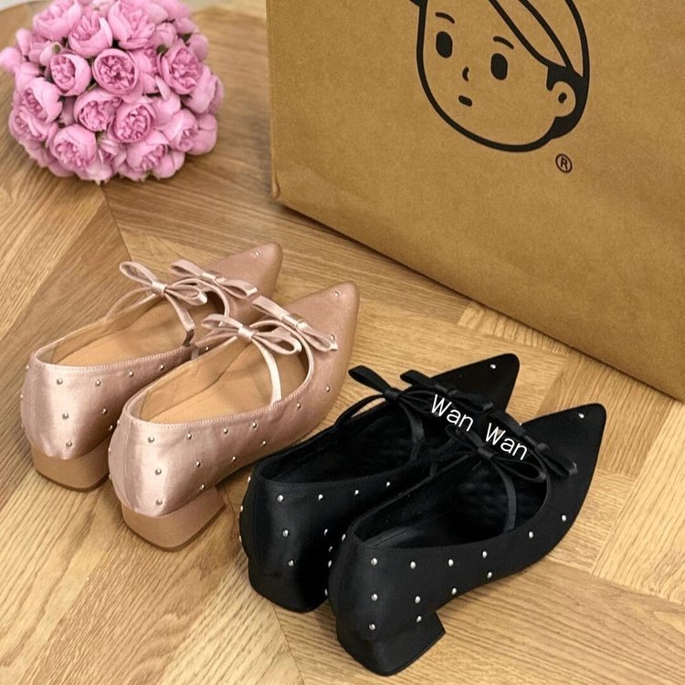 발이 피곤하지 않아요! 키 작은 분들을 위한 보이지 않는 내부 키높이 작업화, 물방울무늬 라인스톤 새틴 메리제인 여성용 포인티드 토 슈즈~