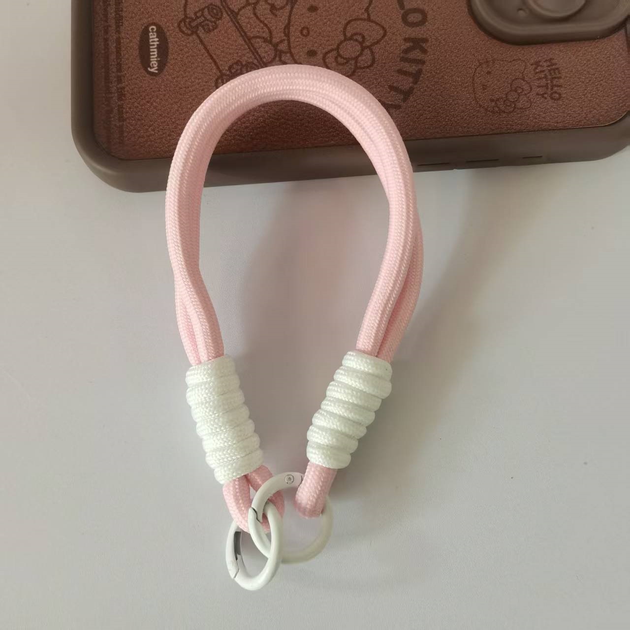 핑크와 화이트 팔찌