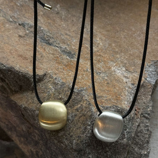 New Black Rope Brushed Square Necklace Cold Style Ins Niche Design Sense Simple Woolen Chain Long Necklace for Women