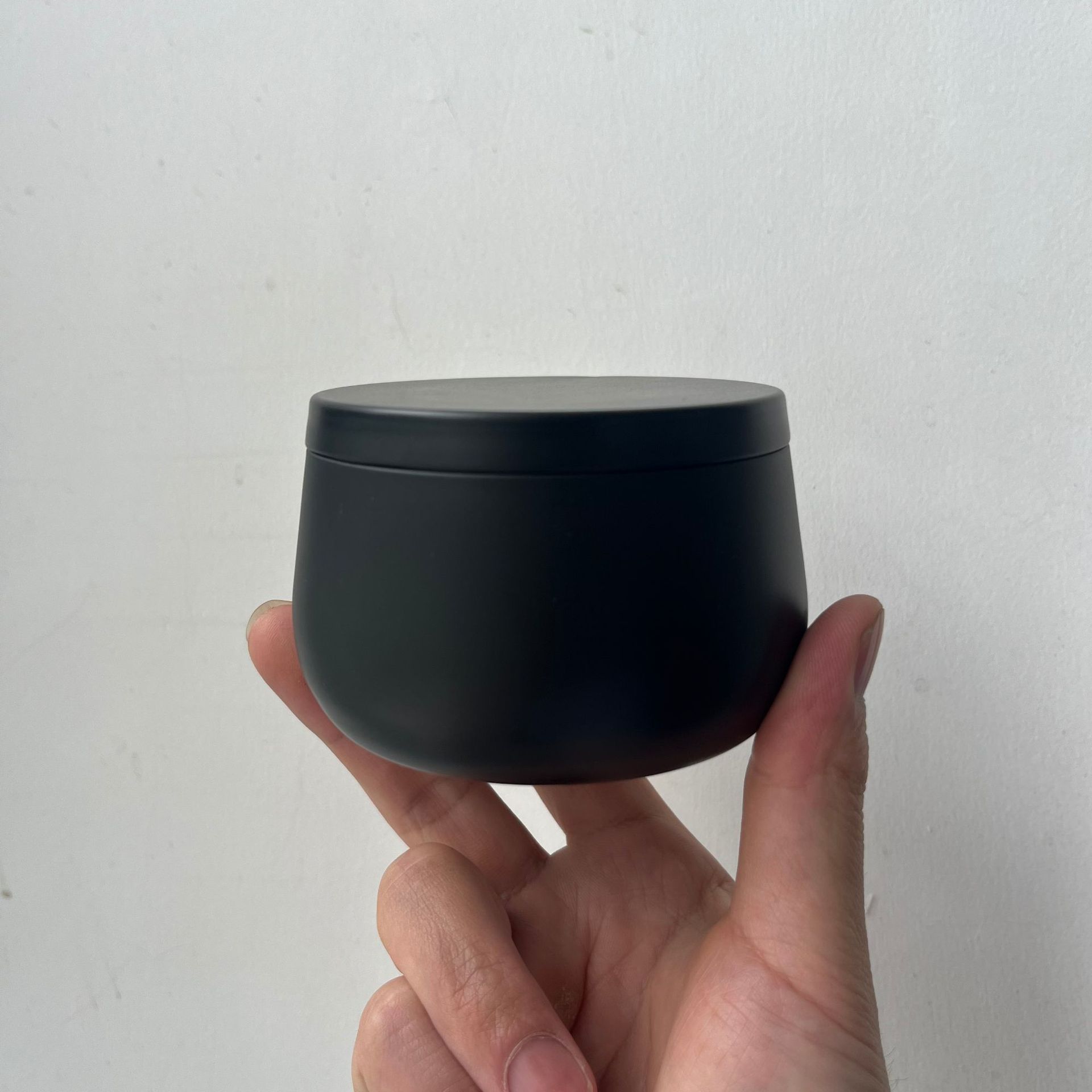 En stock: Juego de 24 cajas de hojalata con tapa sellada, imitación madera, para dulces, velas y aromaterapia, de 4oz y 8oz, latas de hojalata sin costuras.