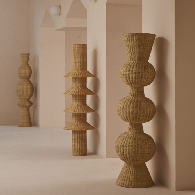 Estilo japonés lámpara de pie de estilo silencioso B & B nórdico mediados-antiguo registro crema estilo diseñador salón dormitorio lámparas verticales