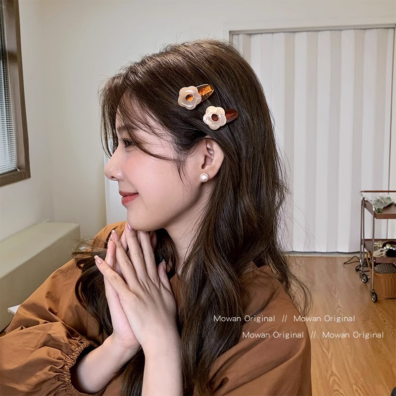 Jelly Texture Small Flowers Cute Bangs Hair Clip for Girls, Forehead Acrylic Hair Clip, Fringe Hair Clip, Edge Clip, BB Hair Accessory