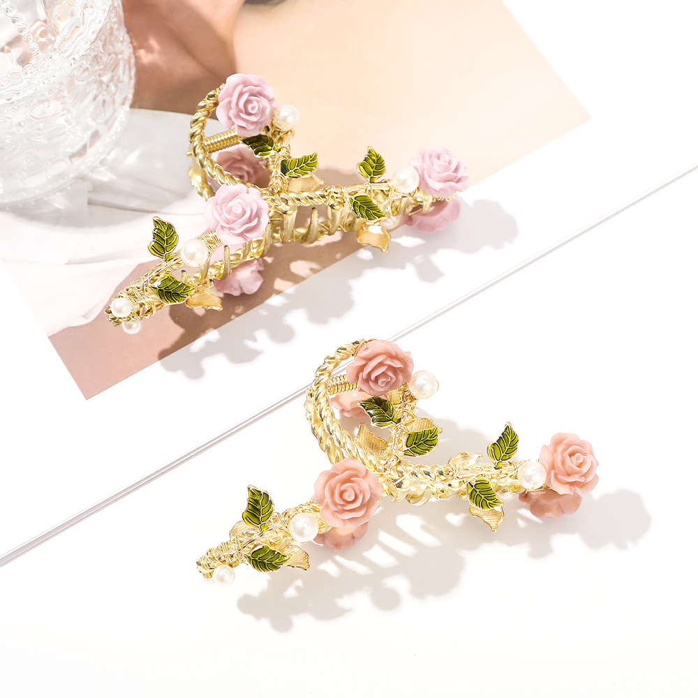 Flower Pattern Elegant Simple Style Women's Flower Metal Hair Claws