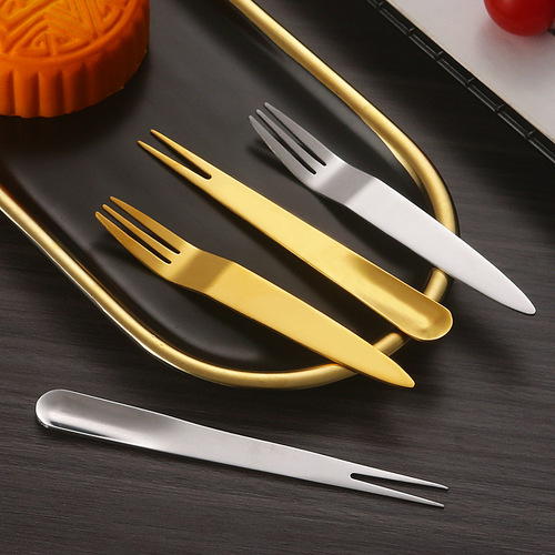 Stainless steel new moon cake knife, fork and spoon, creative fruit fork, cake dessert spoon, two-tooth dual-purpose fork, golden cake knife