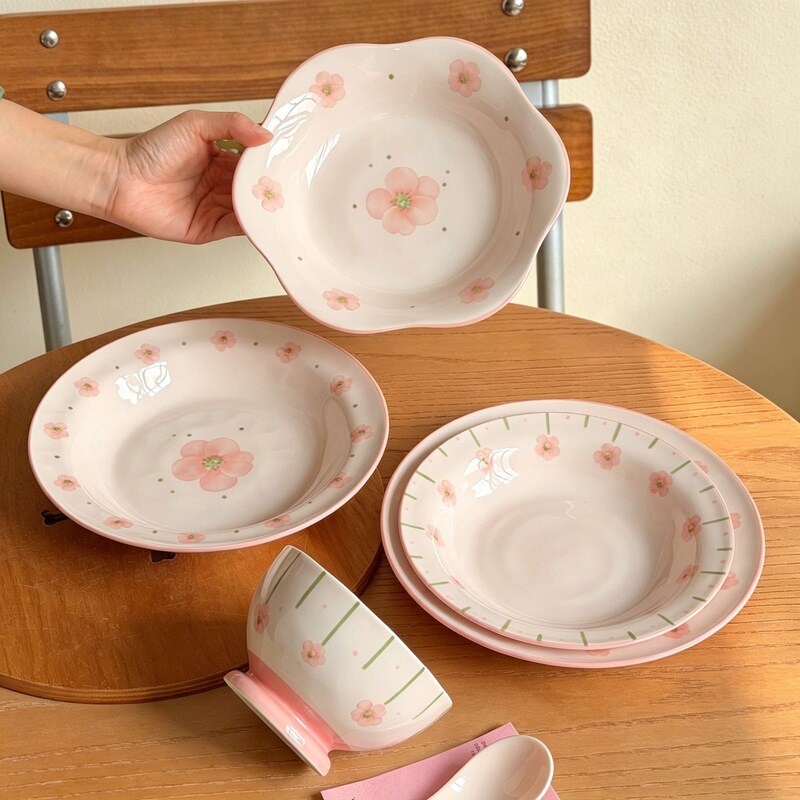 Beautiful New Ceramic Tableware from Huayu, Pink Series, Cute and Exquisite Underglaze Color, High Aesthetic Value Ceramic Rice Bowls and Plates Beautiful New Ceramic Tableware from Huayu, Pink Series, Cute and Exquisite Underglaze Color, High Aesthetic Value Ceramic Rice Bowls and Plates