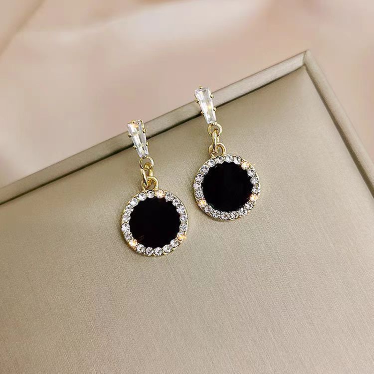 Pendientes largos con flecos elegantes y diamantes con aguja de plata Pendientes de todo fósforo de temperamento de nicho Pendientes simples y ligeros de lujo de alta gama Mujeres