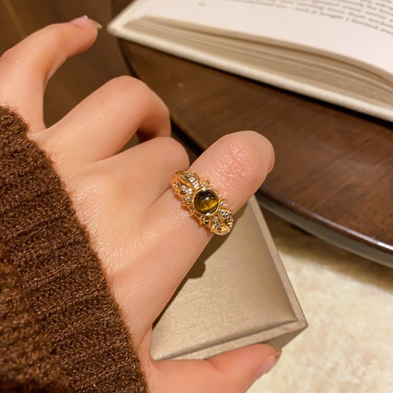 Glinsende ring til kvinder designer ring elegant og stilfuld_voghion.com