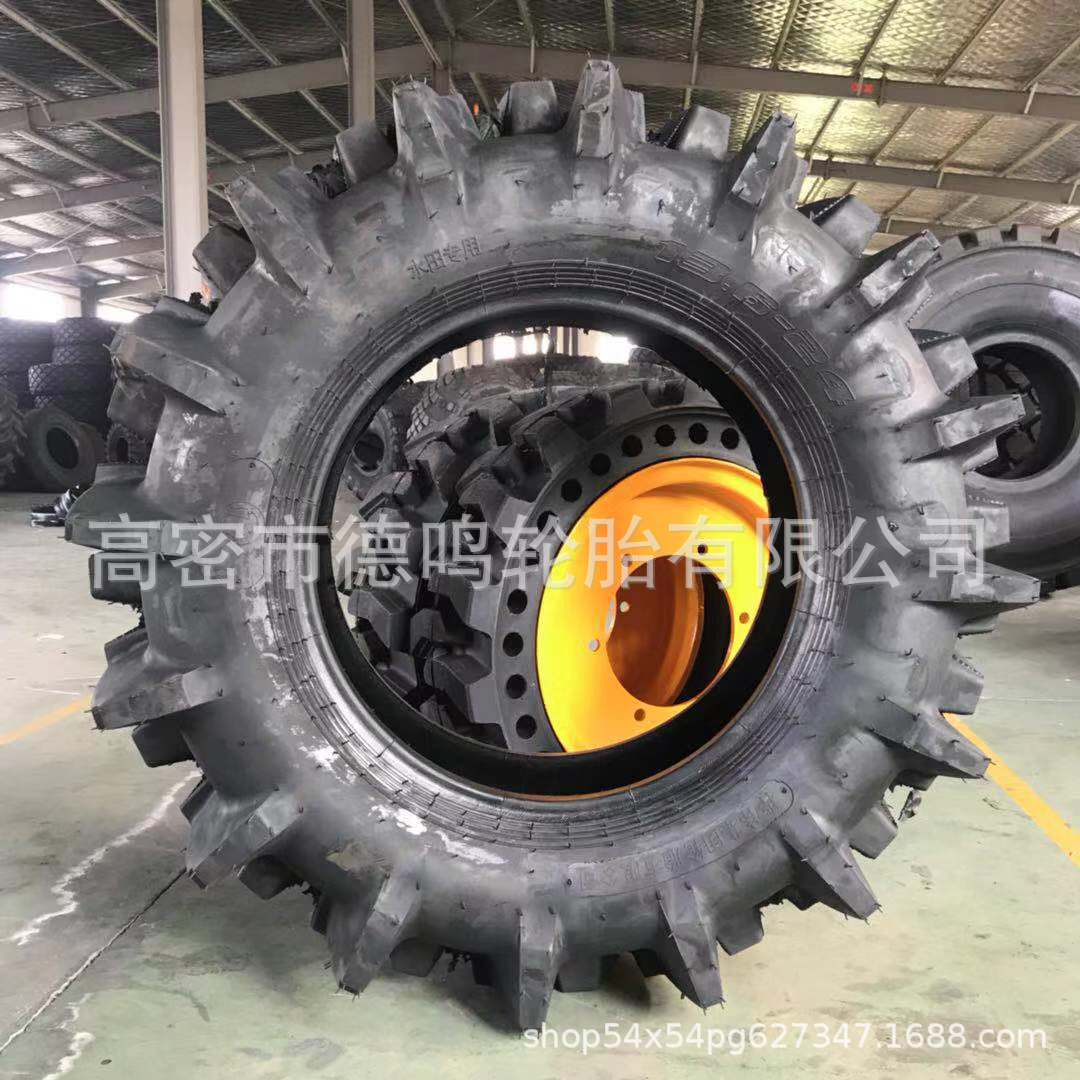 Suministro Paddy campo alta flor neumático agrícola 13.6-24 neumático del tractor