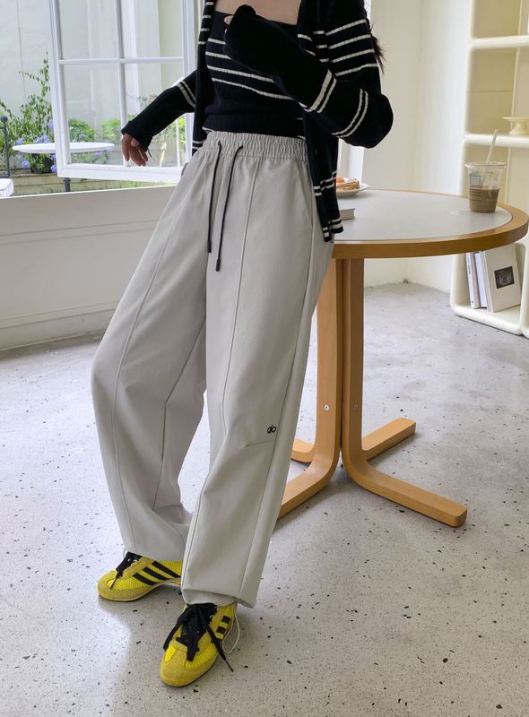 藏青色美式工装裤女秋季2025新款钛金棉高腰显瘦刺绣阔腿两穿运动|undefined