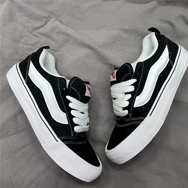 Zapatillas gruesas blancas y negras, zapatillas unisex de caña baja, zapatillas de estudiante, zapatillas casuales de moda estilo americano para parejas, zapatillas de suela gruesa.