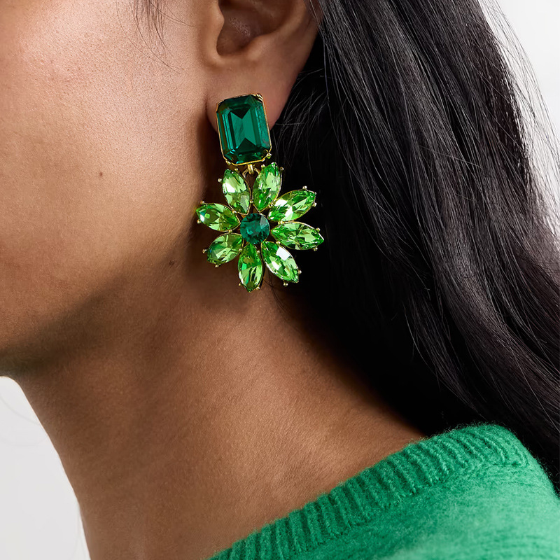 Europa y los Estados Unidos lujosos esmeralda flor de auriculares sin agujeros de orejas pendientes de diamante de alta calidad accesorios pendientes de mujer