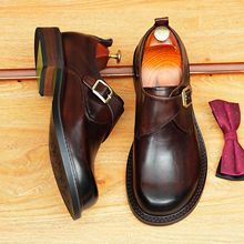 头层牛皮休闲皮鞋男士圆头搭扣真皮百搭擦色素面商务正装复古男鞋