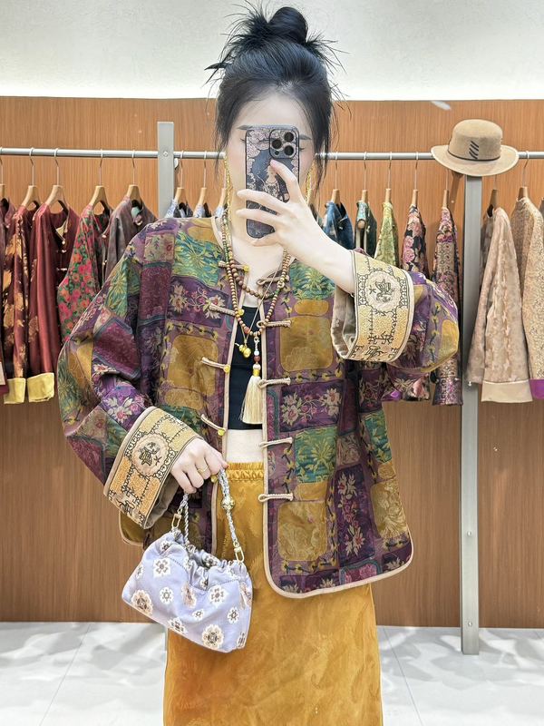 2025秋装时尚新中式高端阔版真丝印花香云纱拼袖口绣花盘扣外套16|undefined