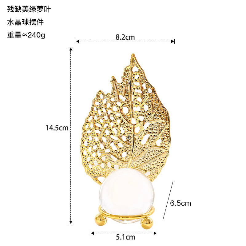 北欧の軽い豪華な金属の木の葉の水晶の玉は書斎の本棚の酒の枠のモデルハウスの玄関の装飾の置物を置きます。|undefined