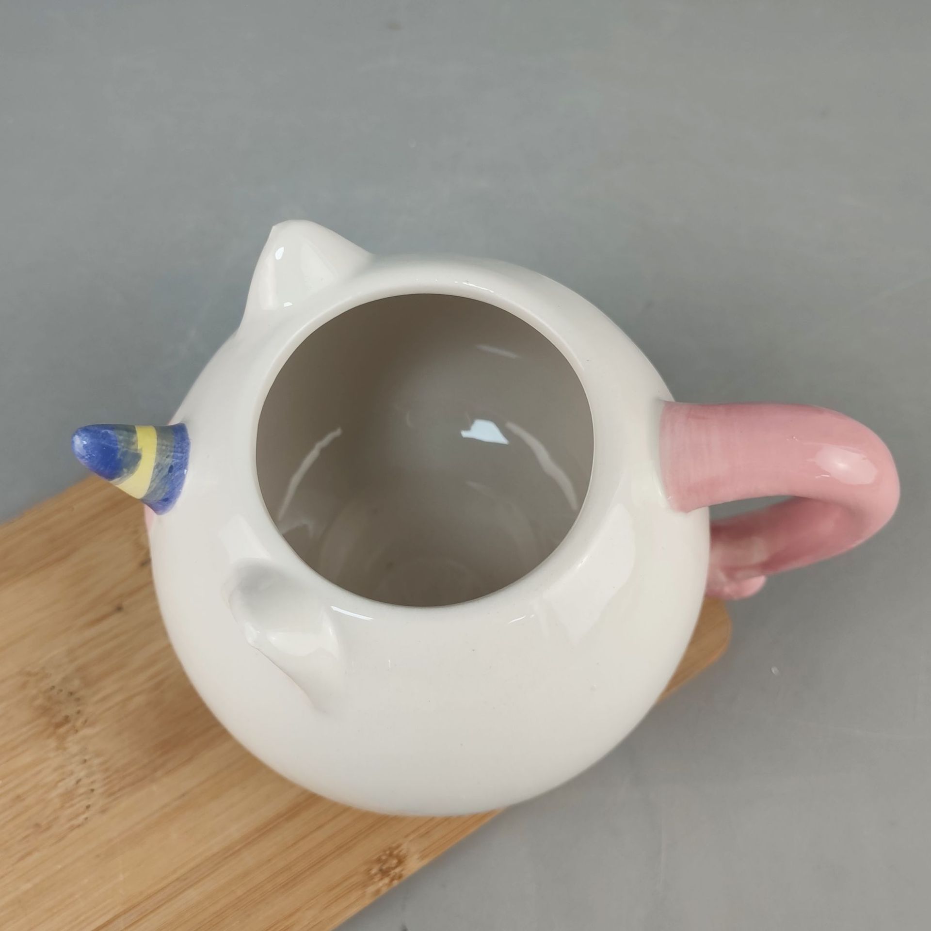 Unicornio creativo taza de cerámica de forma de animales taza de regalo de cumpleaños taza de agua regalo artesanal en stock
